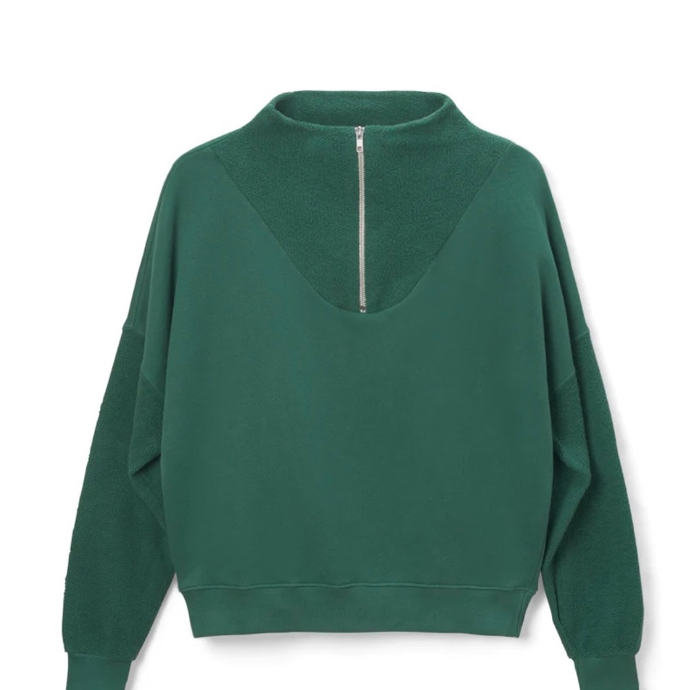NWT Perfectwhitetee Tyra sweatshirt in seasonal color evergreen